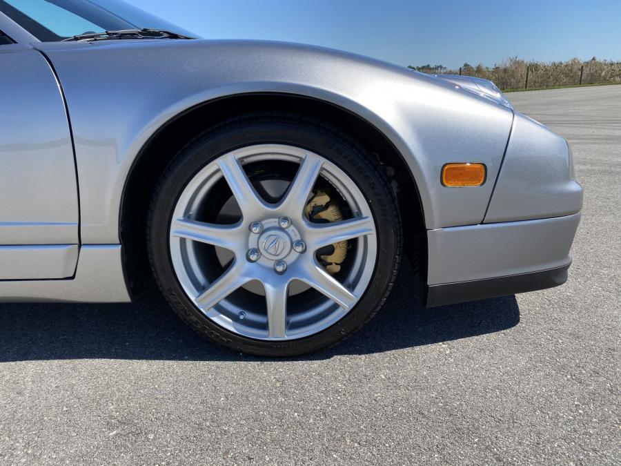 Колеса Acura NSX-T 2004 года  (фото 40 из 121)